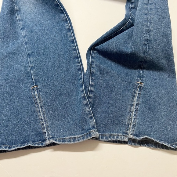 Good American Womens Indigo029 Wash Good Legs Twisted Slit Flare Jean Size 28 - Picture 6 of 10